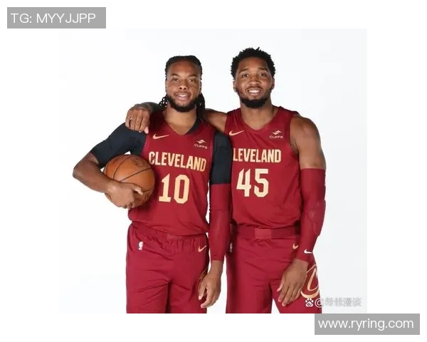 多诺万米切尔的传奇之路:从新秀到全明星的蜕变与挑战 多诺万米切尔的传奇之路:从新秀到全明星的蜕变与挑战